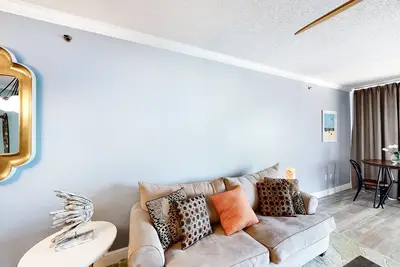 Image de 15th-floor charming, open condo, amazing views