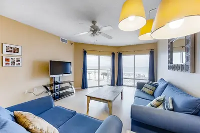 Image de Condo W/ Partial Gulf View Onsite Pools, Fitness Center, Dry Sauna