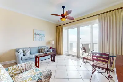 Image de Incredible Gulf-front condo in Perdido Key with waterfront pool & exercise room