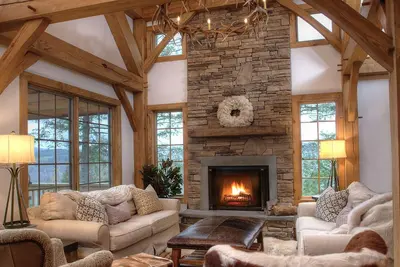 Image de New Custom Built Catskill Mountain Chalet with Elevator