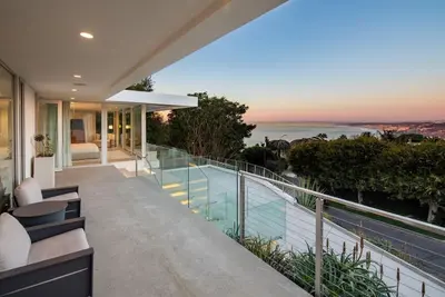 Image de La Jolla Hillside Retreat with Ocean Views, Chef's Kitchen & Hot Tub