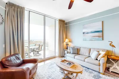 Image de Condo with partial Gulf view, fitness center, pools, & beach access - near shops