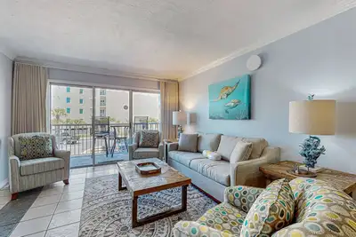 Image de Second floor, bright oceanfront condo w/ ocean view, pool access,