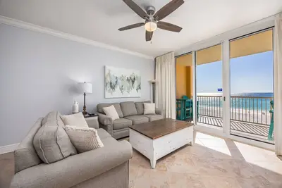 Image de Cute 5th Floor Condo w/ Pools Onsite, Nearby Activities, Shops, Restaurants