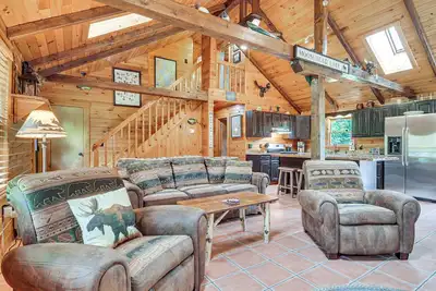 Image de Woodsy Beaver Cove Cabin w/ Deck & Fire Pit!