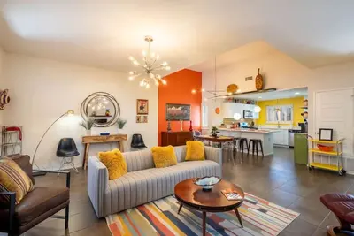 Image de Midcentury Masterpiece