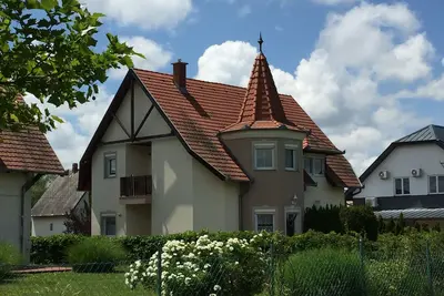 Image de Poldis Villa only 50 m to the lake (Dhh Maria)