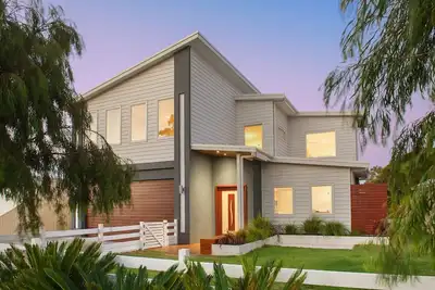 Image de Backing onto Golf Course & just moments away from Dunsborough’s stunning beaches