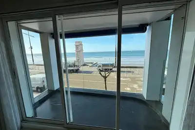 Appartement T2 avec balcon et vue mer, 1er étage, ascenseur, Tv, cuisine équipée