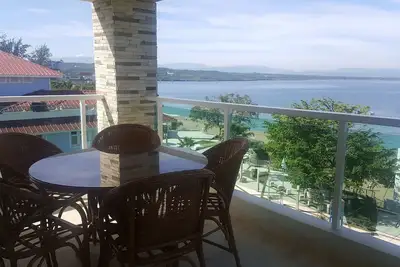 Image de Top-floor quiet beachfront condo, elevator/pool/Wi-fi, near everything