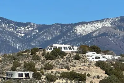 Image de Dobson House--Famous Taos Earthship Inn