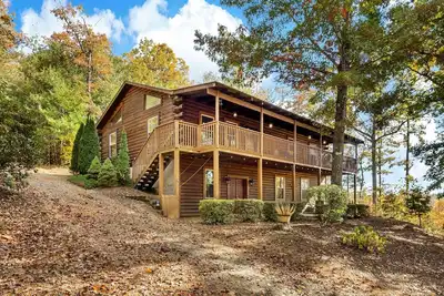 Image de Log Cabin Near Lake Lure, Chimney Rock, and Asheville!