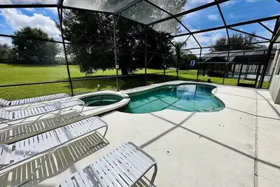 Image de Spacious and accommodating, with private pool, and easy access to Disney!