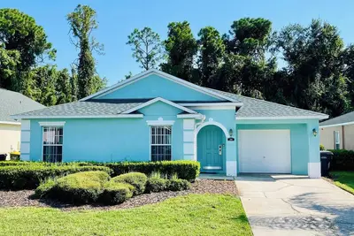 Image de Private, Refurbished pool home with privacy!