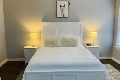Image de The Llama House Bentonville - Near I-49