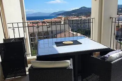 Image de AGRÉABLE Appartement SITUÉ A 150 M Du Centre-Ville D'ÎLE-Rousse (Vue Mer).
