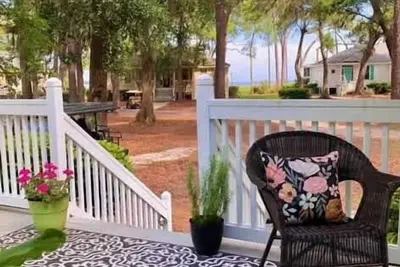 Image de Daufuskie Island Beach Cottage with Yard