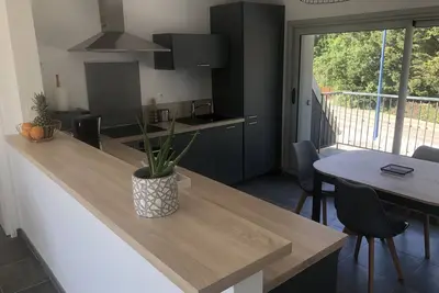 Image de Appartement T3 bien exposé 2 balcons proche plages