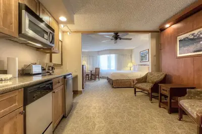 Image de Hotel Suite with Kitchenette, Great on Mountain Location, Indoor/Outdoor Pool
