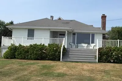 Image de One of a Kind Oceanview Cottage