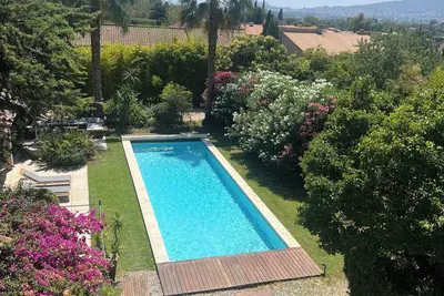 Image de Villa with 2 pools, summer kitchen, well-tended garden, pétanque court