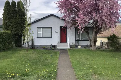 Image de 2 bedroom house in the centre of Kamloops-New!