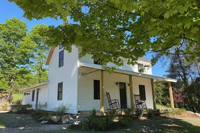 Image de Modern Historic Home ~ Private 50 Acre Getaway ~ Nature Lover's Dream! \nSleeps 8
