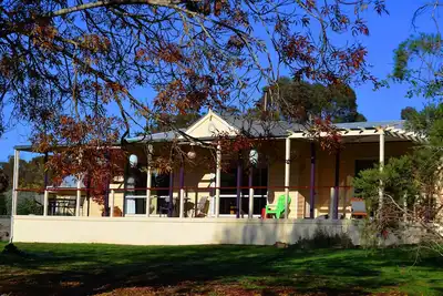 Image de On the edge of Rocklands Reservoir at Glendinning, 4 bedroom home, spacious deck
