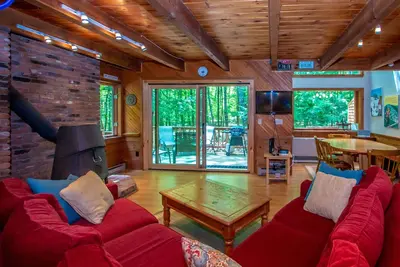 Image de Trailside off West Side!