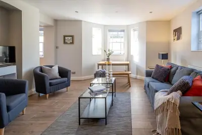 Image de Central, Modern & Elegant Apartment