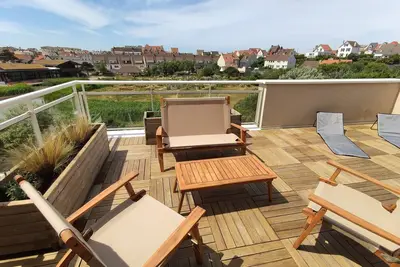 Duplex Lumineux avec grande terrasse bien orienté avec vue sur parc