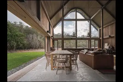 Image de An American Barn meets an Australian shed.