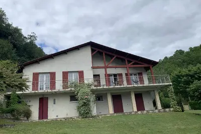 Image de Family House/ Maison familiale dans le Périgord Noir