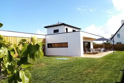 Image de Superbe villa neuve, billard, flipper avec jacuzzi chauffé toute l'année