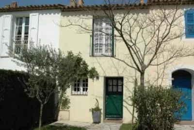 Image de Port Grimaud: Maison avec jardin et ponton pour bateau (maxi 14 mètres)