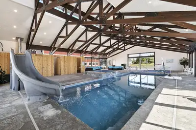 Image de The Barn (Sleeps 21) by Bear Lake Luxury Rentals