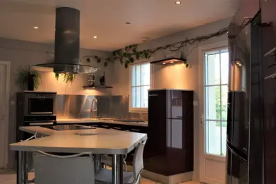 Image de Maison familiale avec piscine chauffée