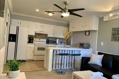 Image de Heart of downtown Stamford! Cozy Apt, close to everything!
