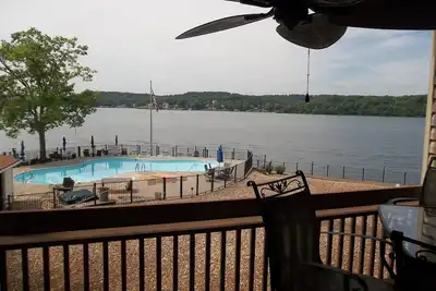 Image de Wow! Amazing View of Main Channel & Pool! Only 5 Steps In! Electric Grill!