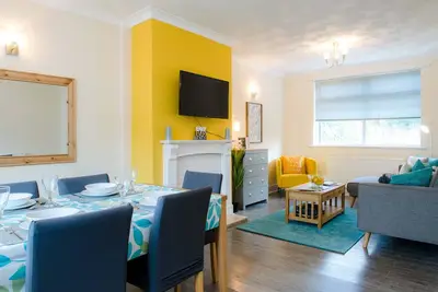 Image de Modern 3 bed house in Newport, near Junction 27, M4