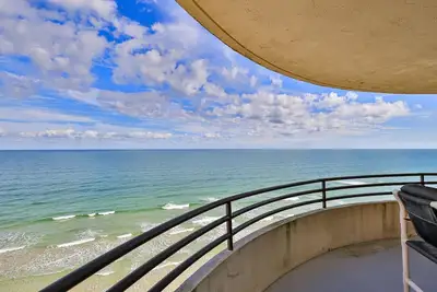 Image de Sandy Feet Retreat Oceanfront 2 Br Condo with Spectacular Views - Pool, Hot Tub