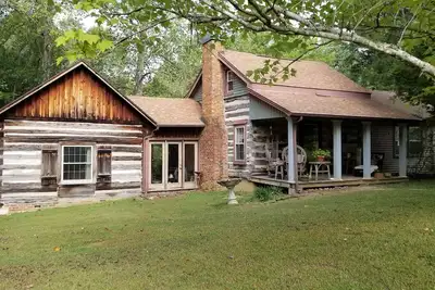 Image de Authentic 1800s Century Kentucky Log Cabin Land Bewteen the Lakes
