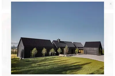 Image de Absolutely Stunning Country Home in Creemore! Modern Elegance! Pool! Views!