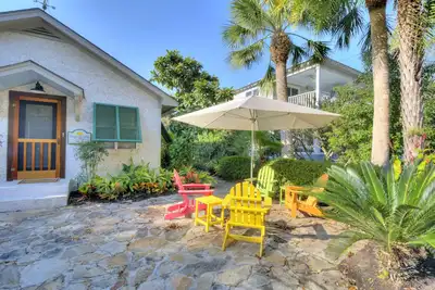 Image de Sunny Showers-Pet friendly beach cottage steps from the ocean