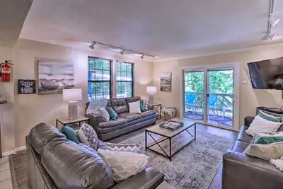Image de 13 Mi to Hot Springs: Serene Royal Home w\/ Deck!