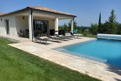 Image de Villa climatisée, 8 personnes, Piscine individuelle, Gard limite Ardèche, Uzès