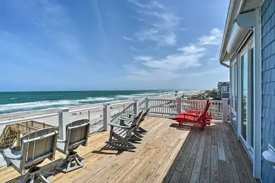 Image de Beachfront Oasis w/ 2 Large Decks, Bbq & Views!