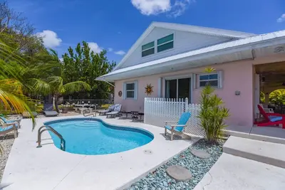 Image de Casa de Sueno: Boating, Pool | 5 Bed, 2 Bath