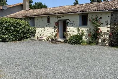 Image de 3* Gite In Loire. Tranquil setting in the beautiful countryside