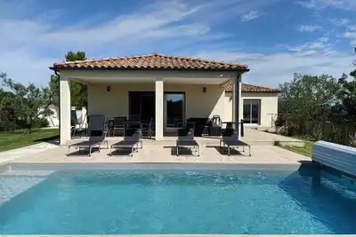 Image de Air-conditioned villa, sleeps 8, private pool, Gard limite Ardèche, Uzès